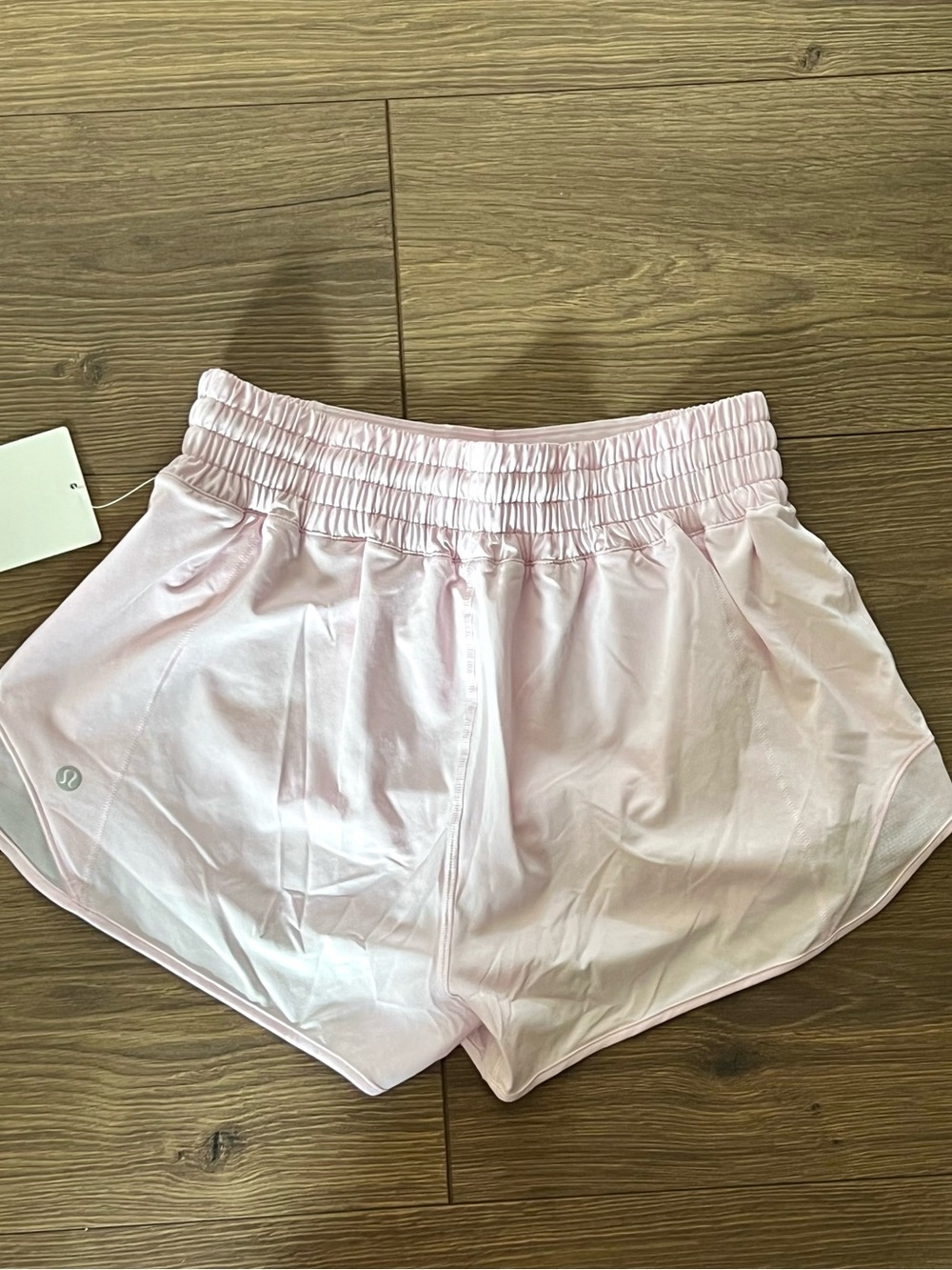 Lululemon Hotty Hot High-Rise Short 2.5" Lined Pink Organza Size 6 NWT - Picture 3 of 5